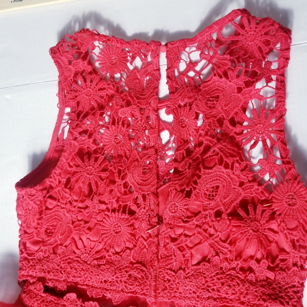 MANIJU RED FORMAL DRESS SIZE MEDIUM - Picture 9 of 16